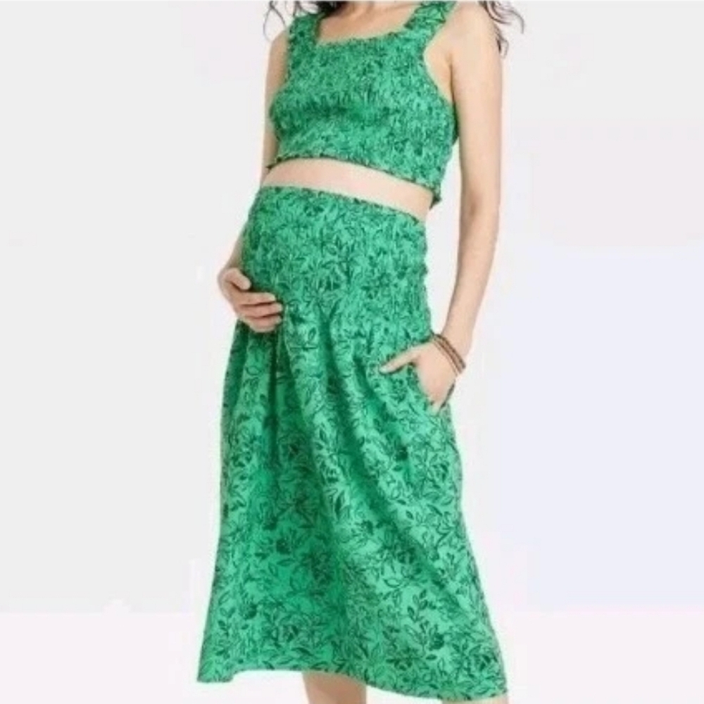 Ingrid And Isabel Maternity Two Piece Set Crop Top Midi Skirt Smocked Floral, L